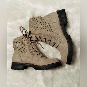 Blowfish Rockland boots. Size 8 1/2. New without tags